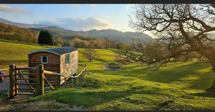 Shepherds Hut Lowri